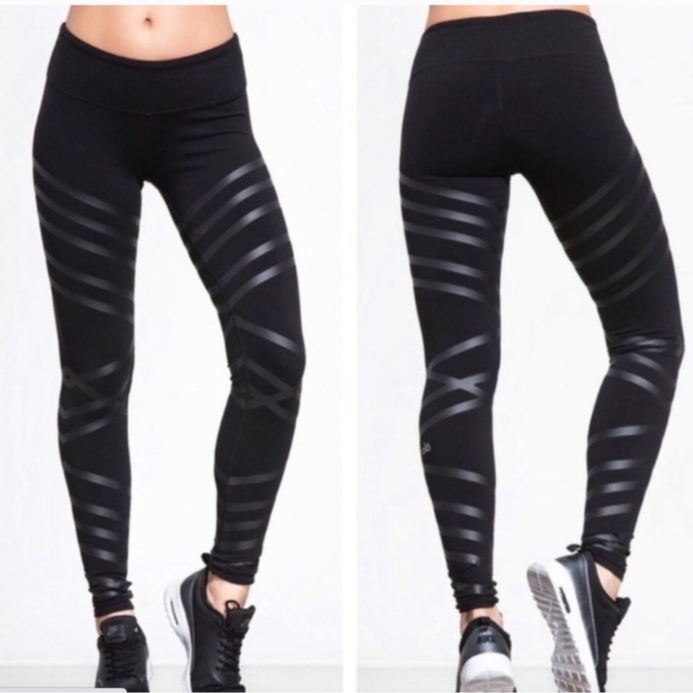 ALO YOGA Airbrush Lineal Diagonal Stripe Leggings in Black Small